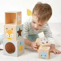Piramide de cubos de madera  imagen 3