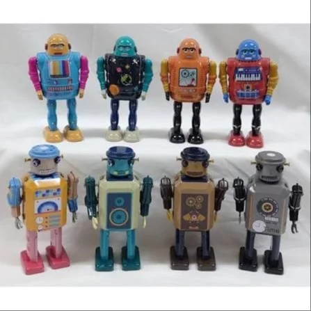 Robot retro de metal  imagen 3