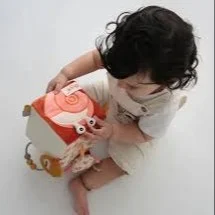 Cubo de actividades con espejo imagen 2